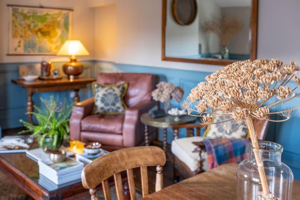 Sarah'S - A Townhouse Apartment In Georgian Holt Holt  Extérieur photo
